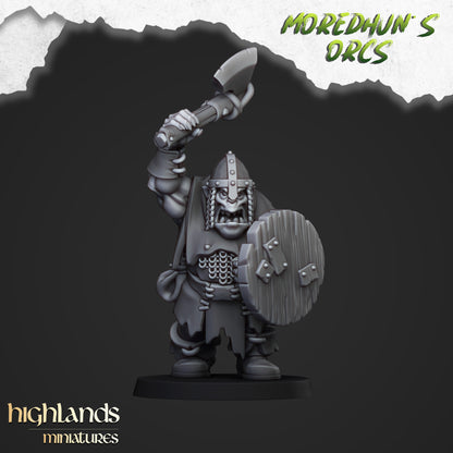 Ork-Krieger mit Handwaffen
