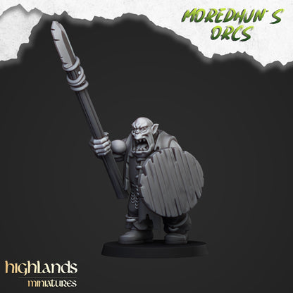 Ork-Krieger mit Speeren