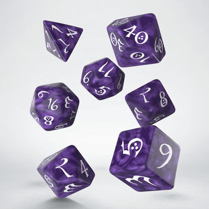 Klassisches RPG-Würfelset in Lavendel und Weiß
