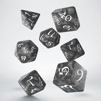 Klassisches Rollenspiel Smoky and White